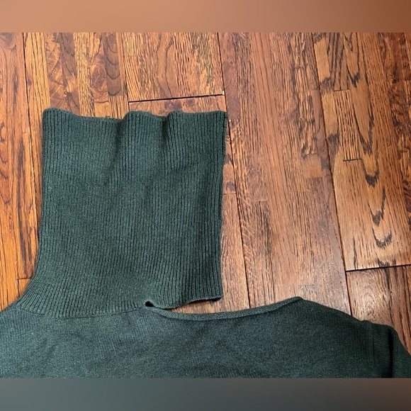 PAIGE Raudi Cold Shoulder Wool Blend Turtleneck Sweater in Dark Spruce Size M - Picture 7 of 10